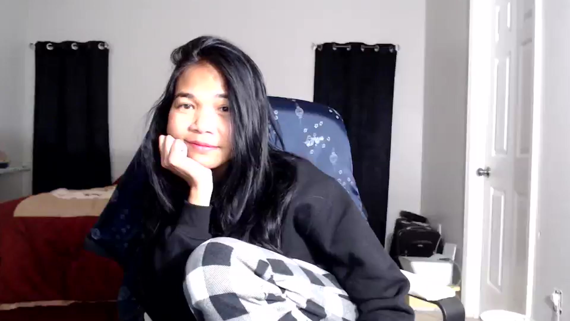 Gallery image thumbnail from Littlekai2025's myfreecams stream on, 11/02/2025, 03:34 image 19 of 20
