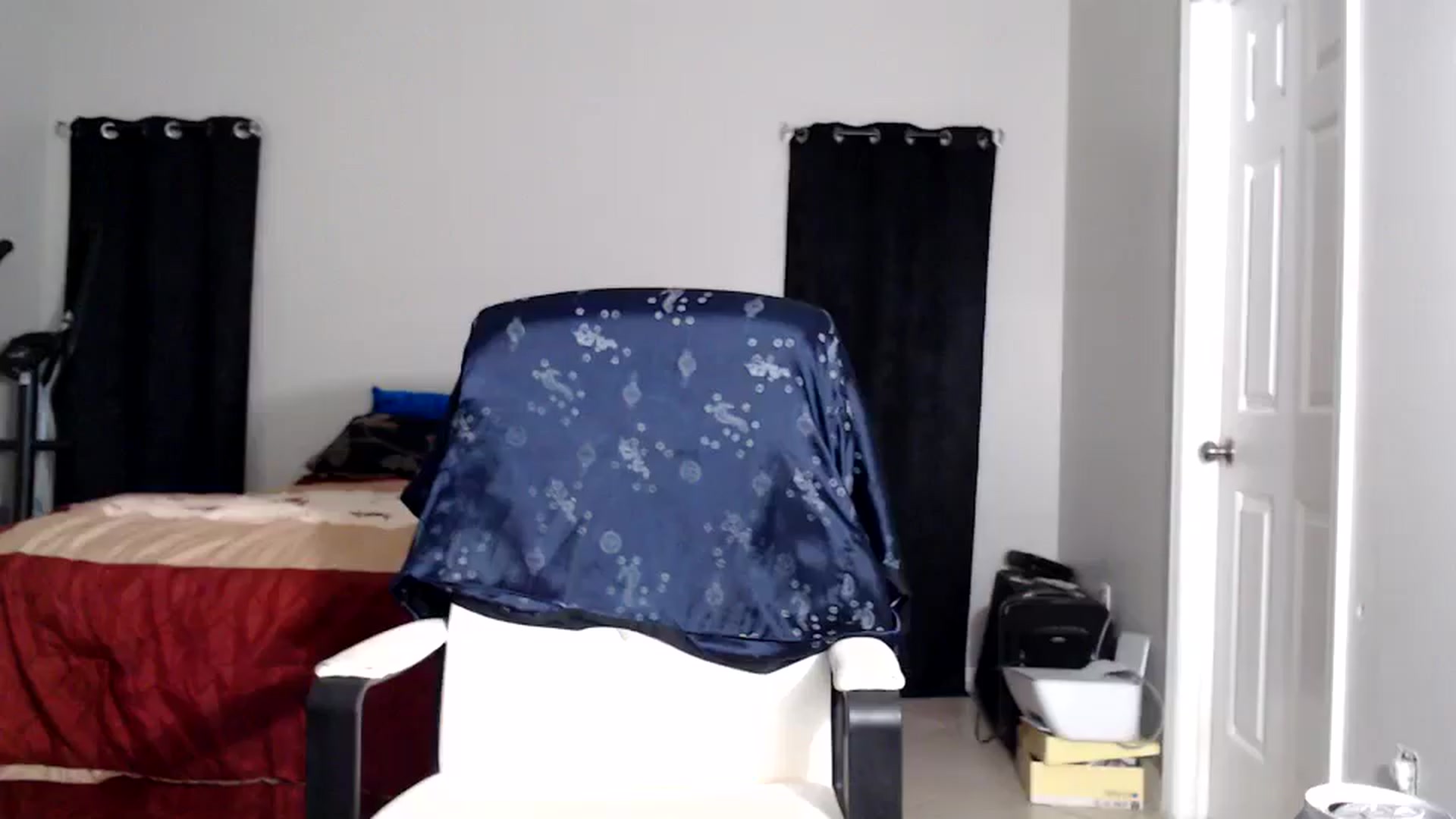 Gallery image thumbnail from Littlekai2025's myfreecams stream on, 11/03/2025, 04:11 image 7 of 20