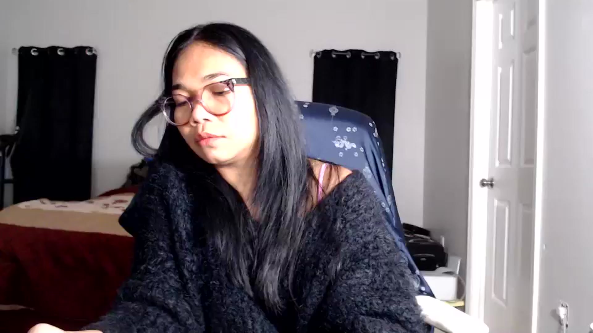 Gallery image thumbnail from Littlekai2025's myfreecams stream on, 11/05/2025, 03:50 image 6 of 20