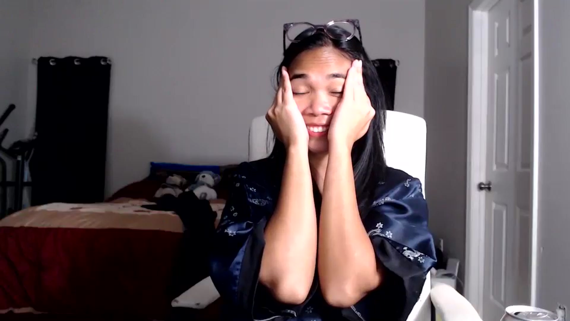 Gallery image thumbnail from Littlekai2025's myfreecams stream on, 11/06/2025, 03:59 image 4 of 20