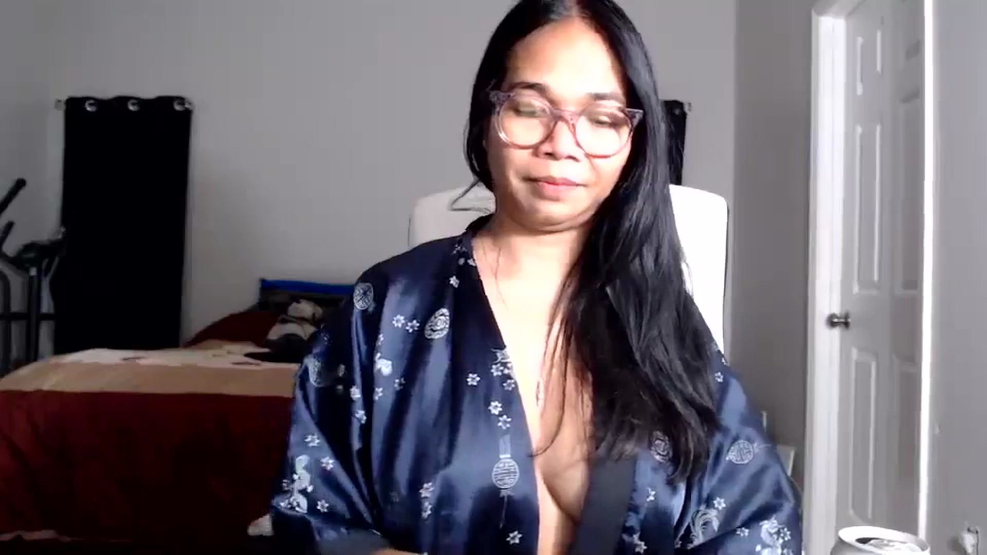Gallery image thumbnail from Littlekai2025's myfreecams stream on, 11/06/2025, 03:59 image 12 of 20
