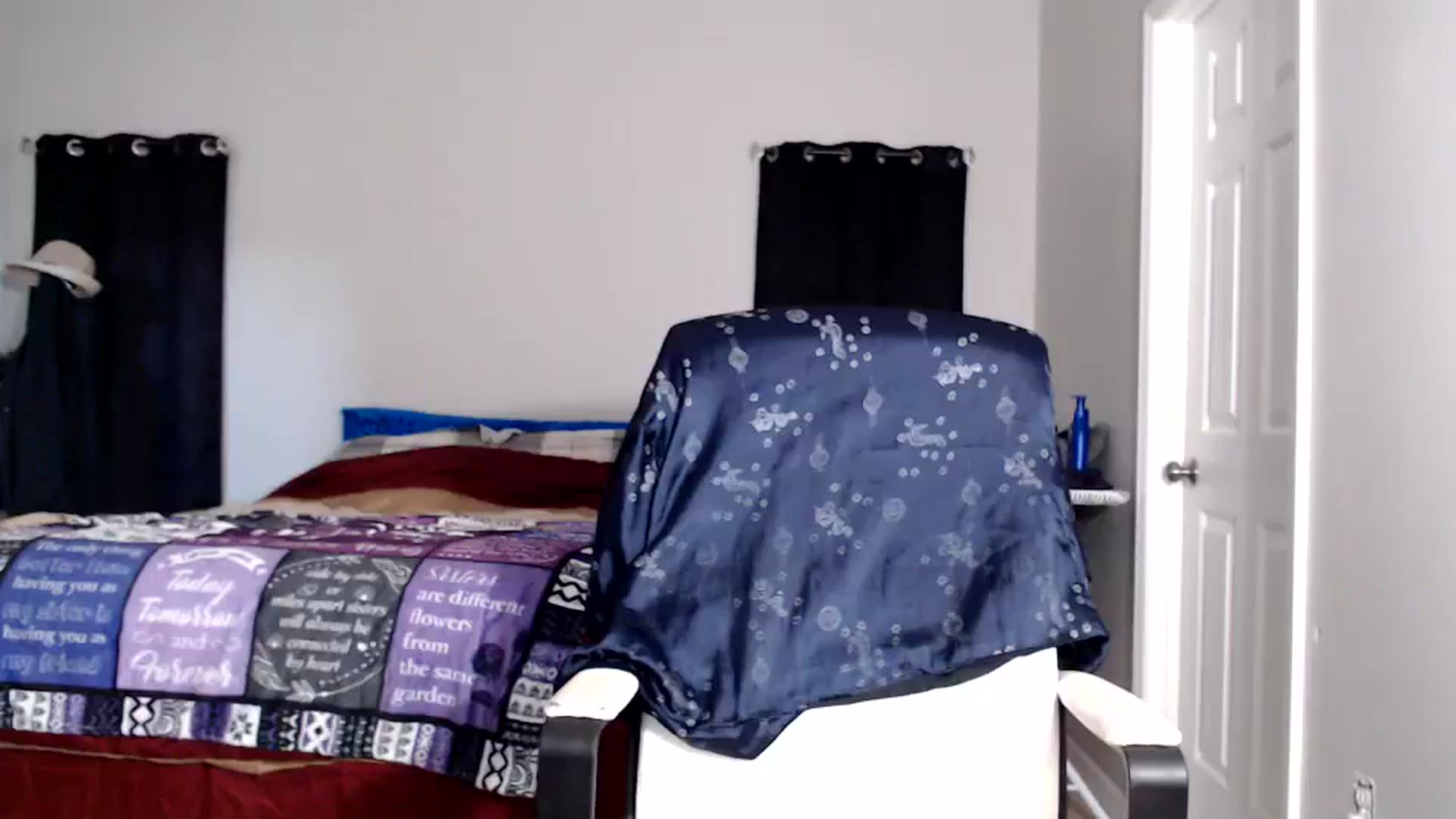 Gallery image thumbnail from Littlekai2025's myfreecams stream on, 11/22/2025, 23:40 image 11 of 20