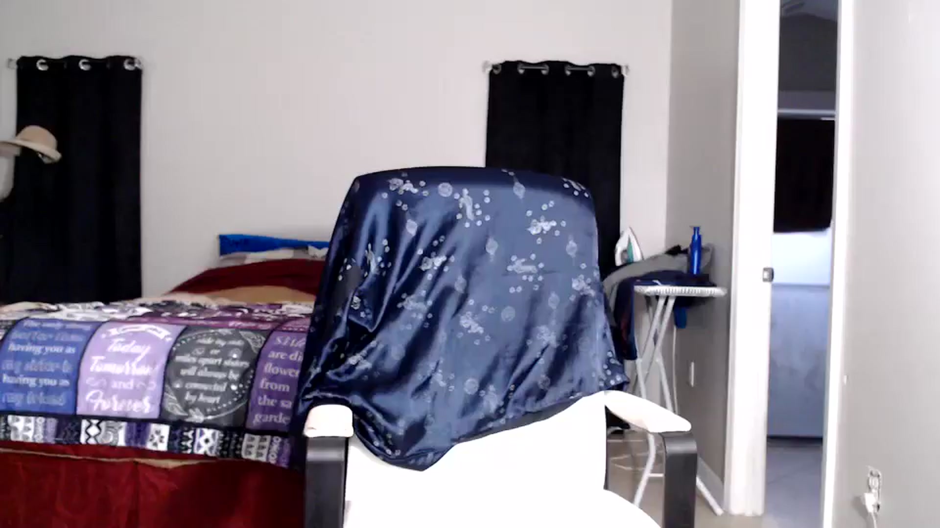 Gallery image thumbnail from Littlekai2025's myfreecams stream on, 11/22/2025, 23:40 image 16 of 20