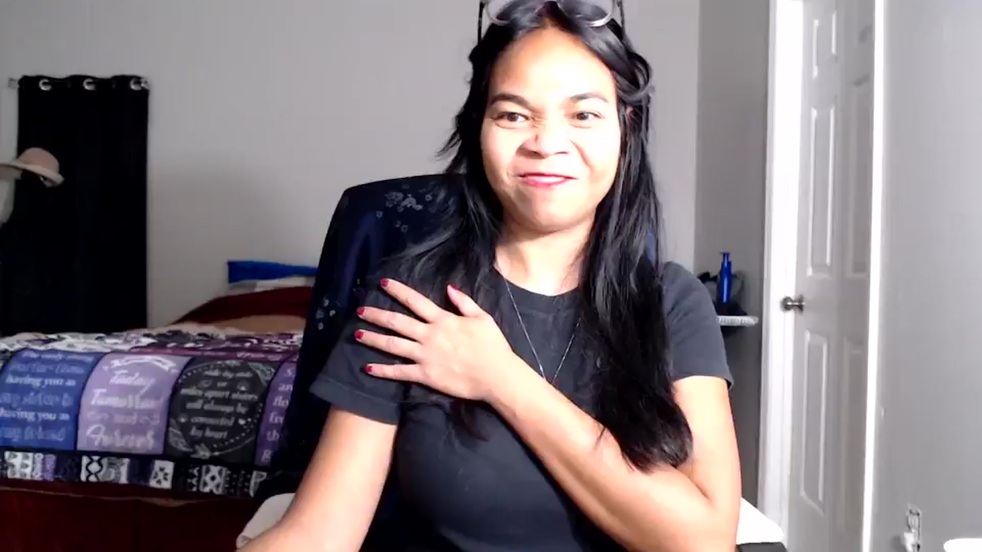 Gallery image thumbnail from Littlekai2025's myfreecams stream on, 11/23/2025, 24:14 image 1 of 20