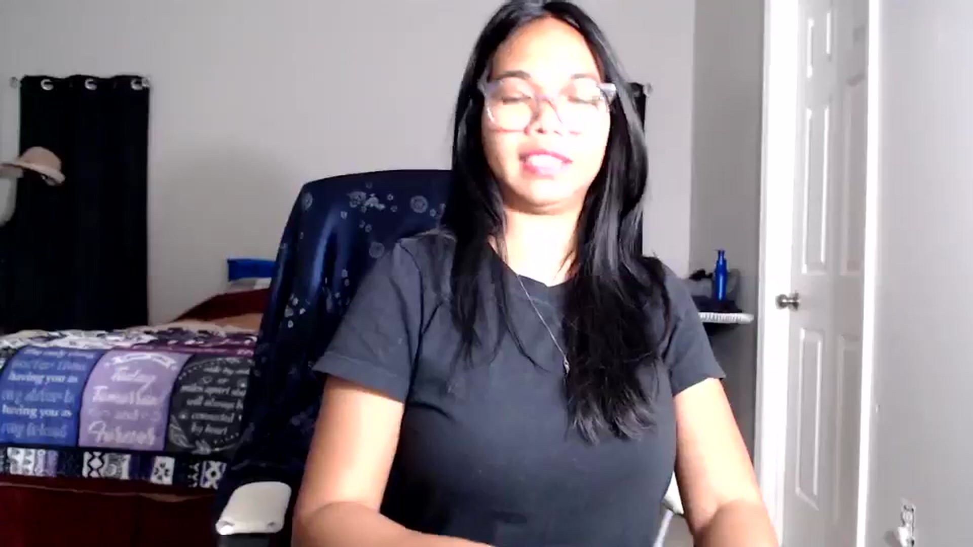 Gallery image thumbnail from Littlekai2025's myfreecams stream on, 11/23/2025, 24:14 image 17 of 20