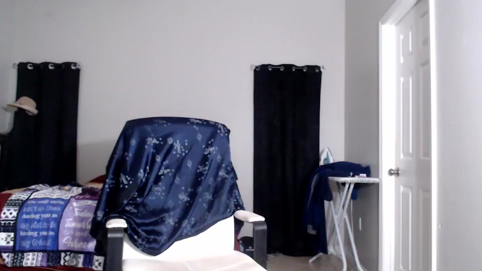 Gallery image thumbnail from Littlekai2025's myfreecams stream on, 11/27/2025, 04:56 image 4 of 20