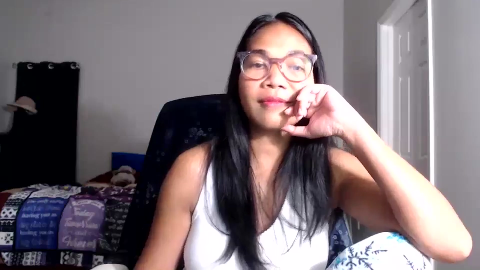 Gallery image thumbnail from Littlekai2025's myfreecams stream on, 11/27/2025, 04:56 image 7 of 20