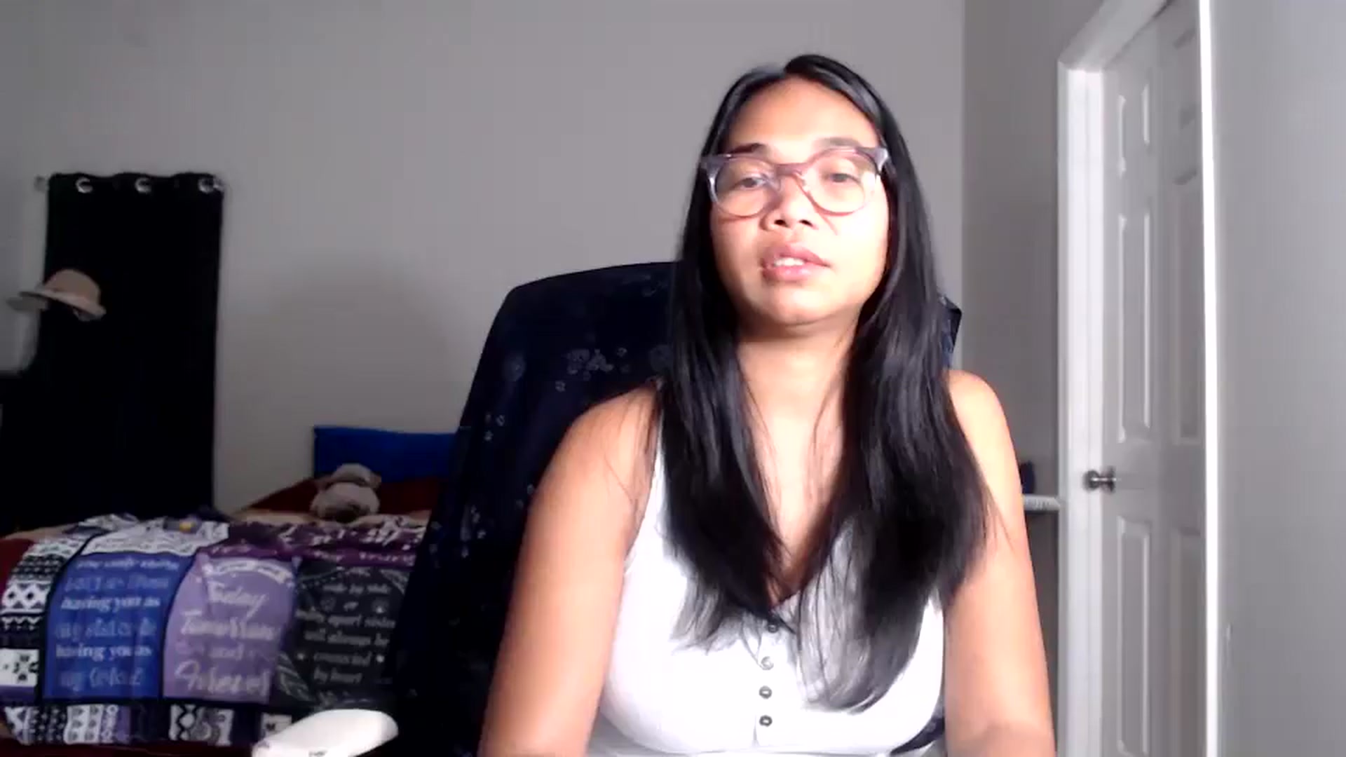 Gallery image thumbnail from Littlekai2025's myfreecams stream on, 11/27/2025, 04:56 image 1 of 20