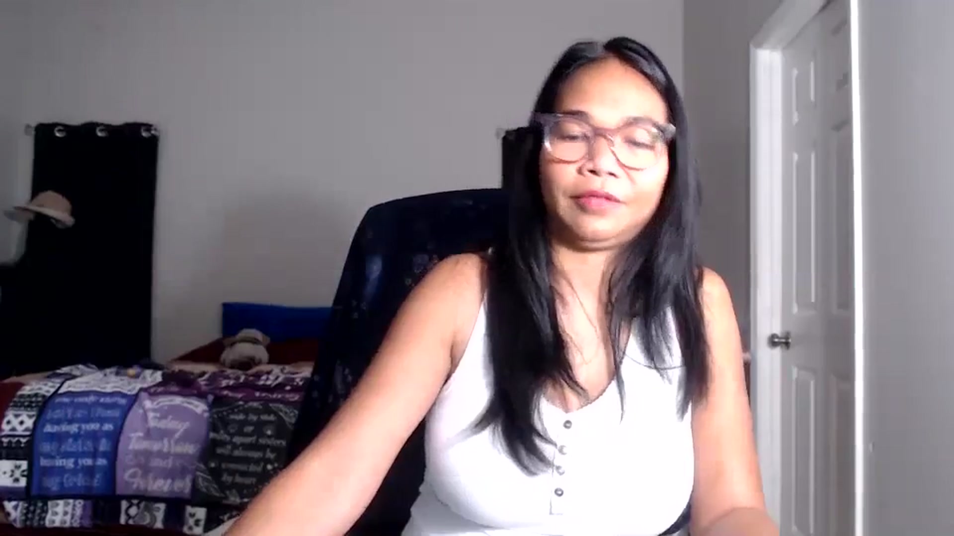 Gallery image thumbnail from Littlekai2025's myfreecams stream on, 11/27/2025, 04:56 image 6 of 20