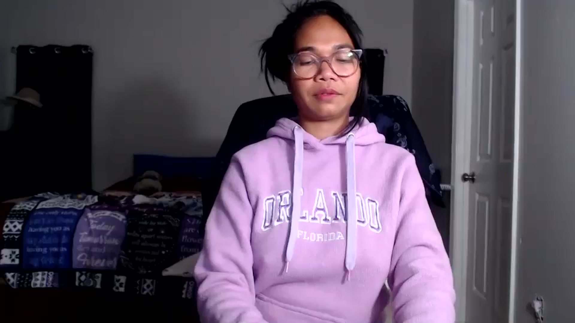 Gallery image thumbnail from Littlekai2025's myfreecams stream on, 11/27/2025, 05:54 image 11 of 20