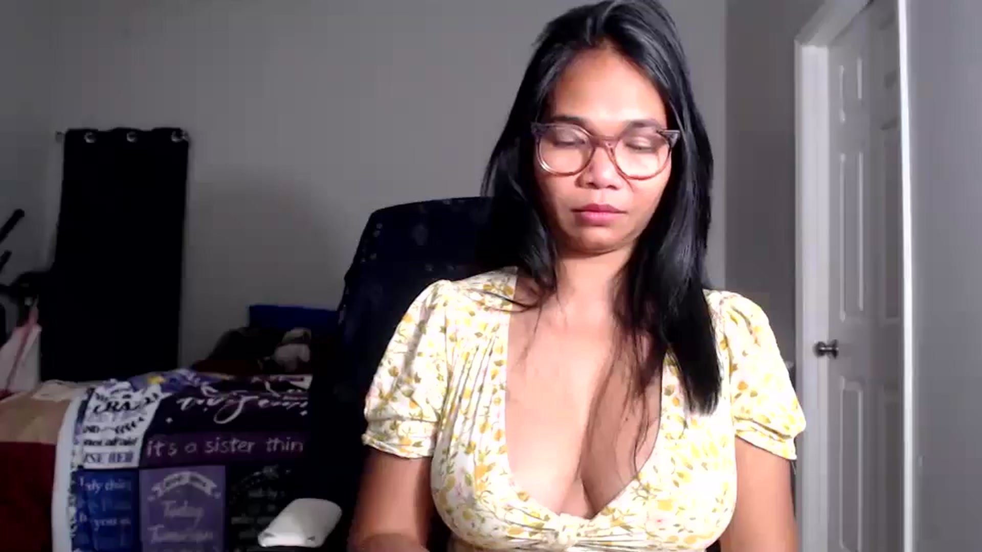 Gallery image thumbnail from Littlekai2025's myfreecams stream on, 11/28/2025, 05:38 image 8 of 20