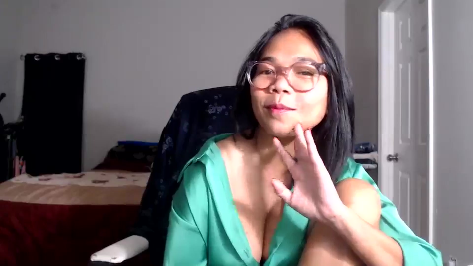 Gallery image thumbnail from Littlekai2025's myfreecams stream on, 12/01/2025, 02:09 image 18 of 20