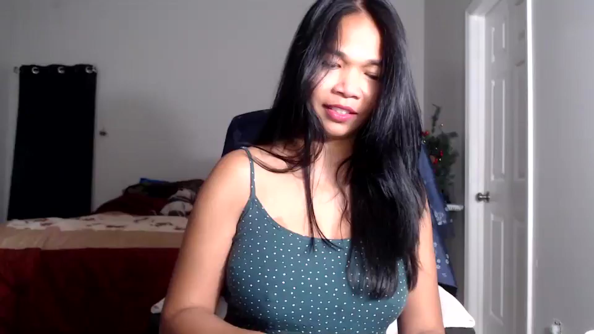 Gallery image thumbnail from Littlekai2025's myfreecams stream on, 12/02/2025, 04:57 image 11 of 20