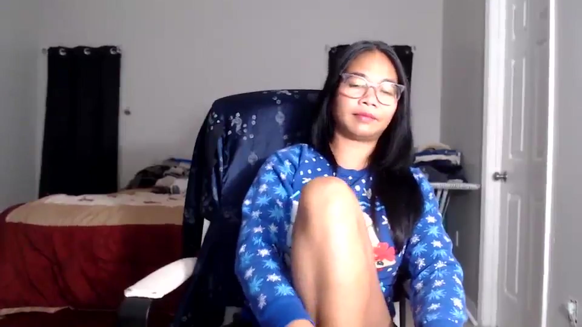 Gallery image thumbnail from Littlekai2025's myfreecams stream on, 12/04/2025, 02:29 image 16 of 20