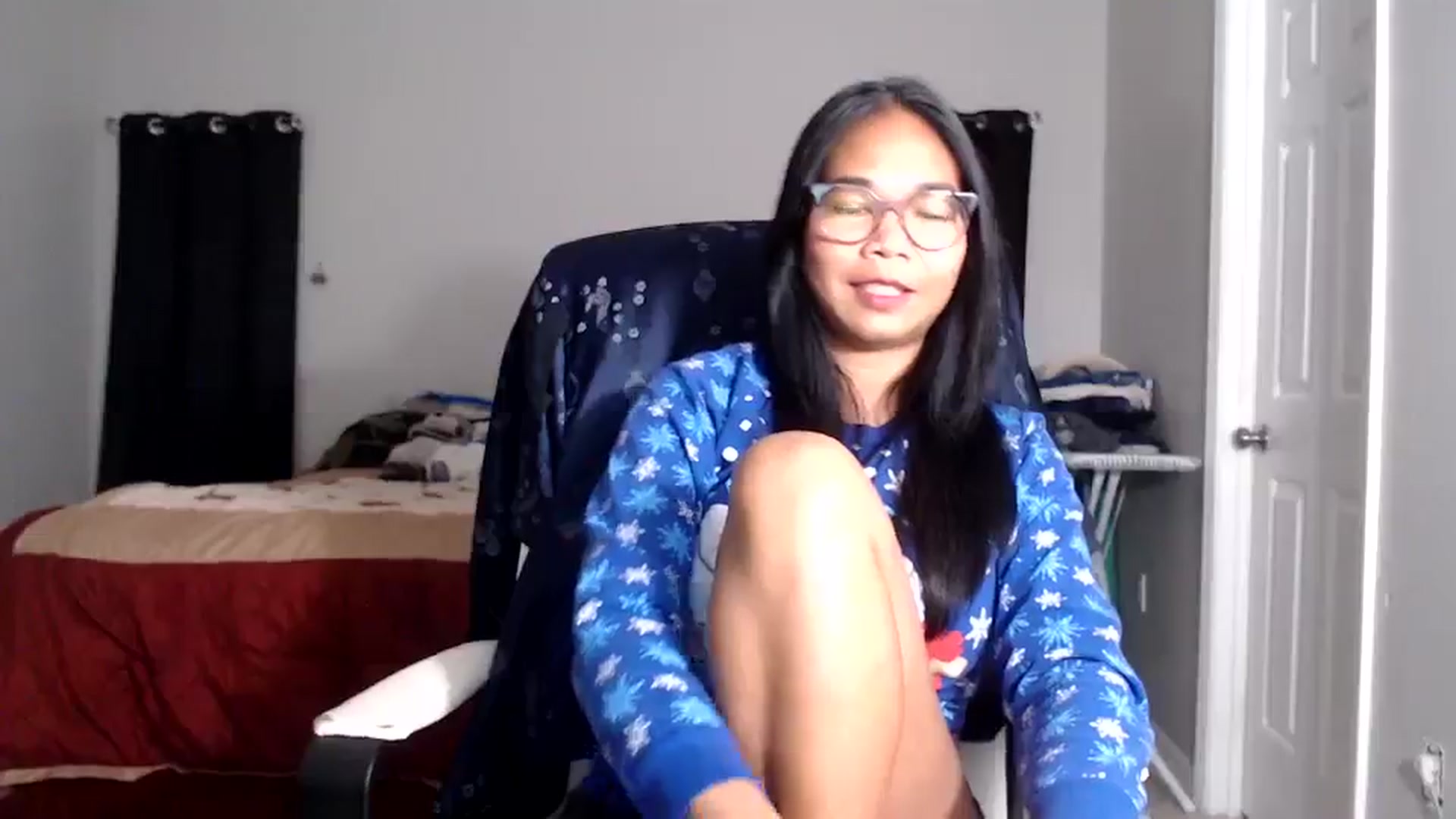 Gallery image thumbnail from Littlekai2025's myfreecams stream on, 12/04/2025, 02:29 image 14 of 20