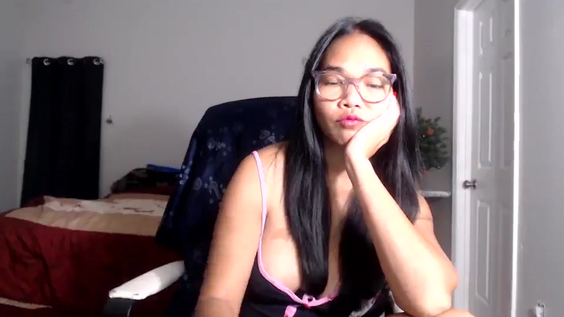 Gallery image thumbnail from Littlekai2025's myfreecams stream on, 12/05/2025, 04:37 image 2 of 20