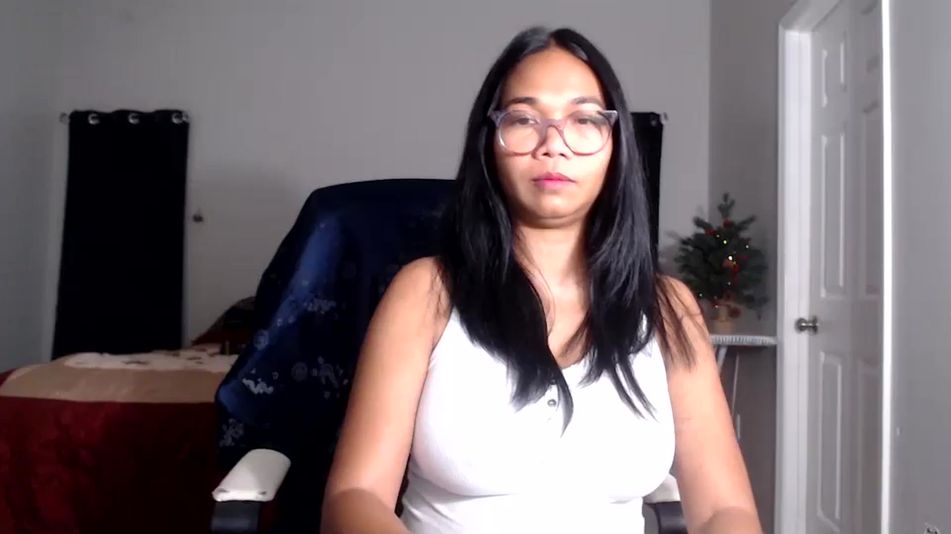 Gallery image thumbnail from Littlekai2025's myfreecams stream on, 12/07/2025, 04:24 image 3 of 20