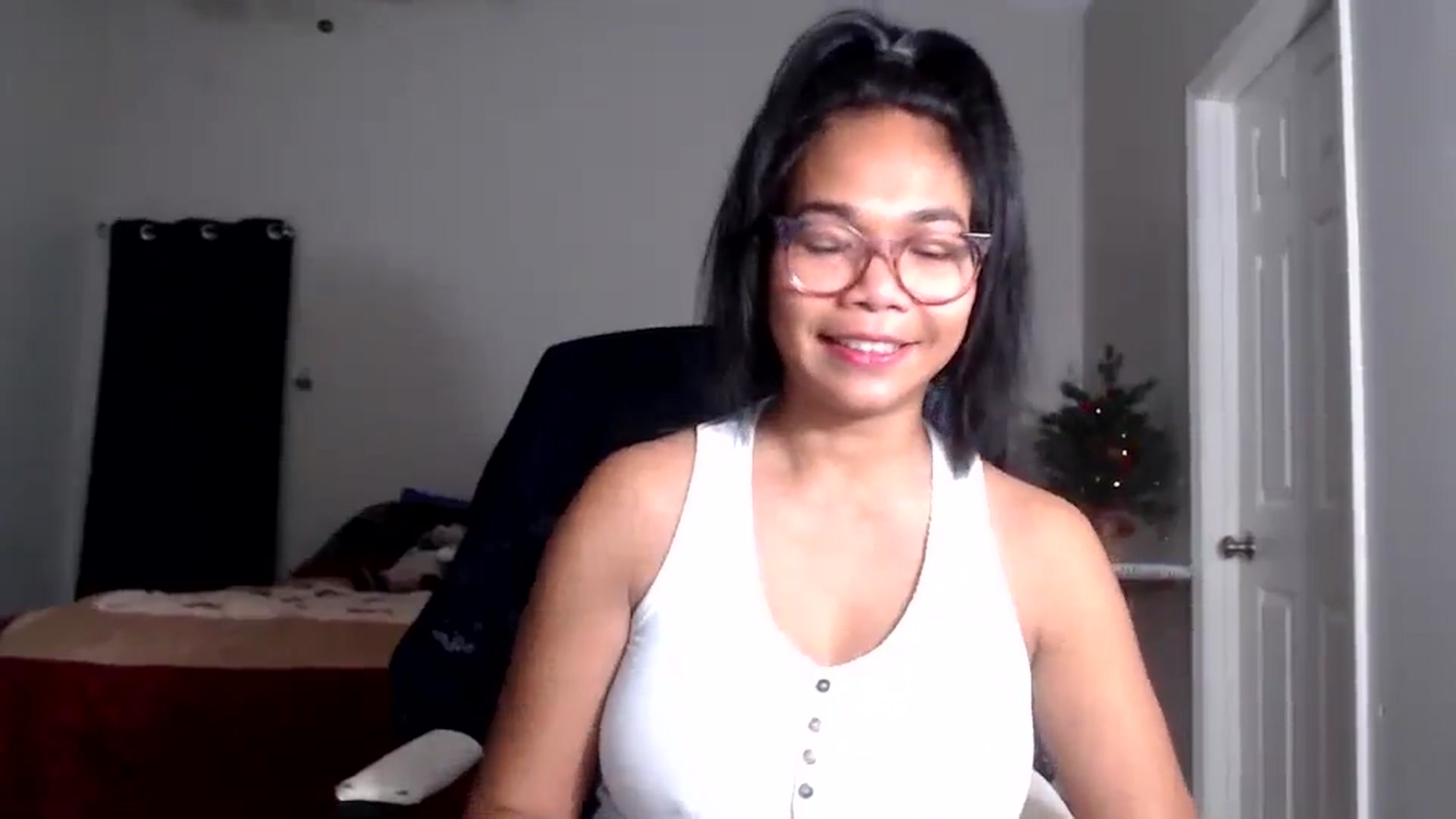 Gallery image thumbnail from Littlekai2025's myfreecams stream on, 12/07/2025, 04:24 image 8 of 20