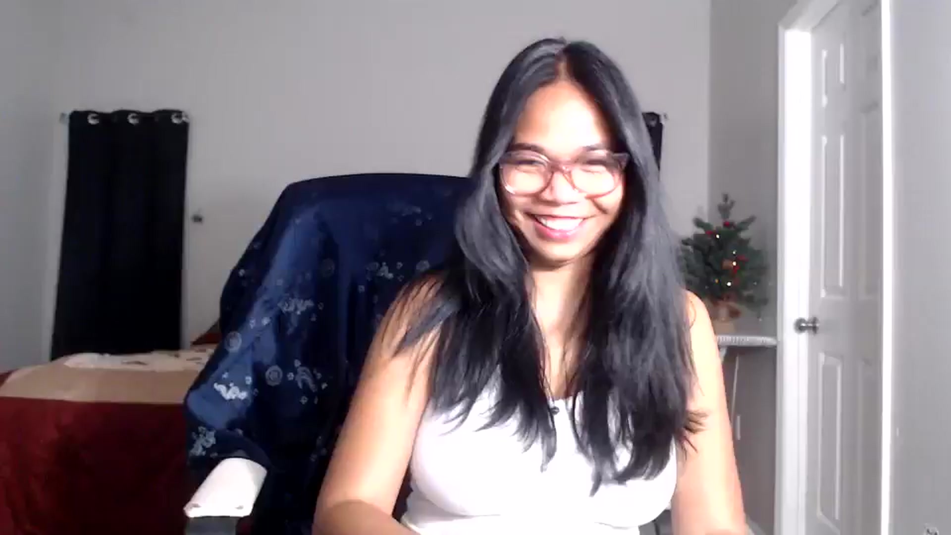 Gallery image thumbnail from Littlekai2025's myfreecams stream on, 12/07/2025, 04:24 image 1 of 20