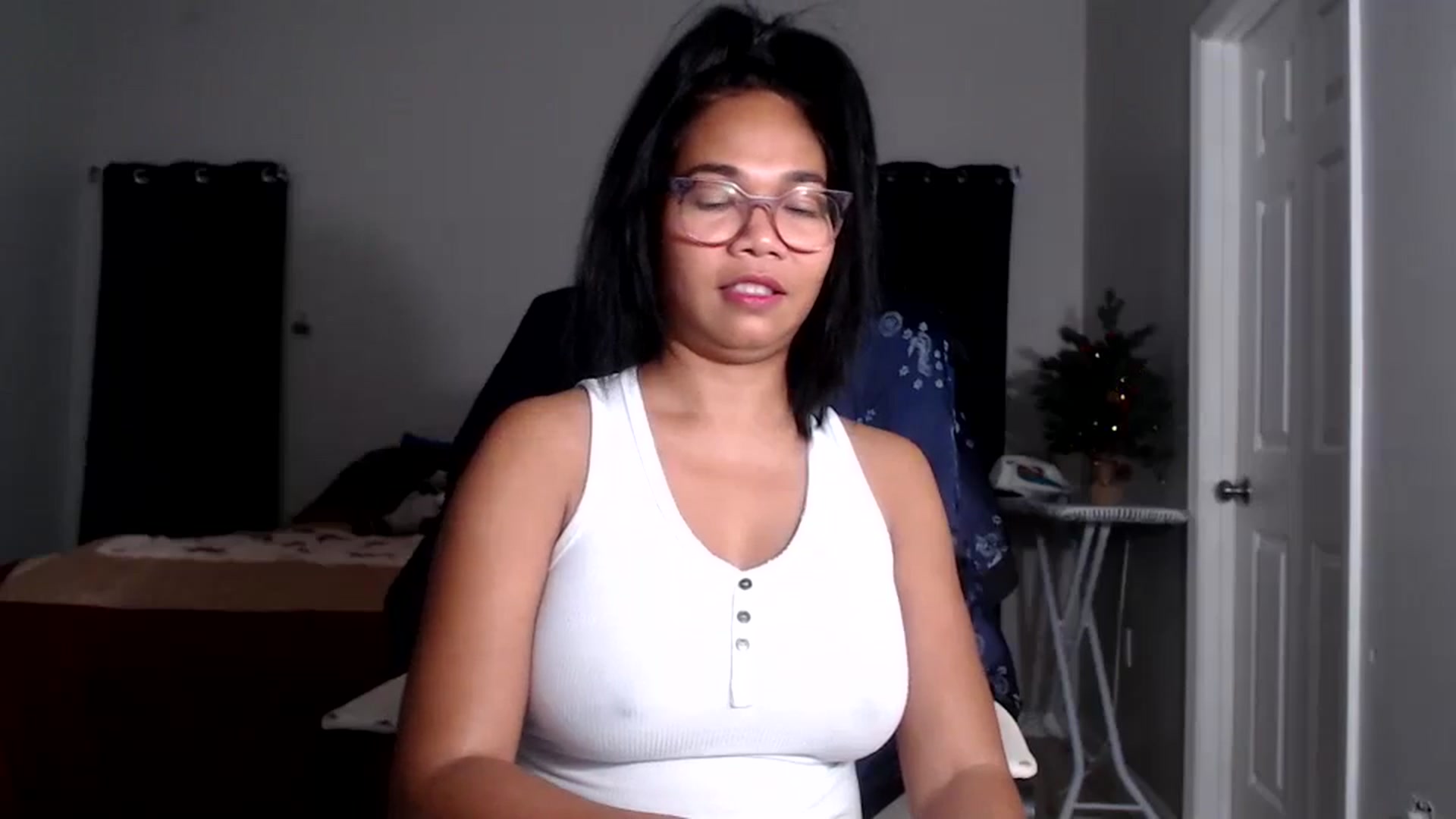 Gallery image thumbnail from Littlekai2025's myfreecams stream on, 12/07/2025, 04:24 image 7 of 20