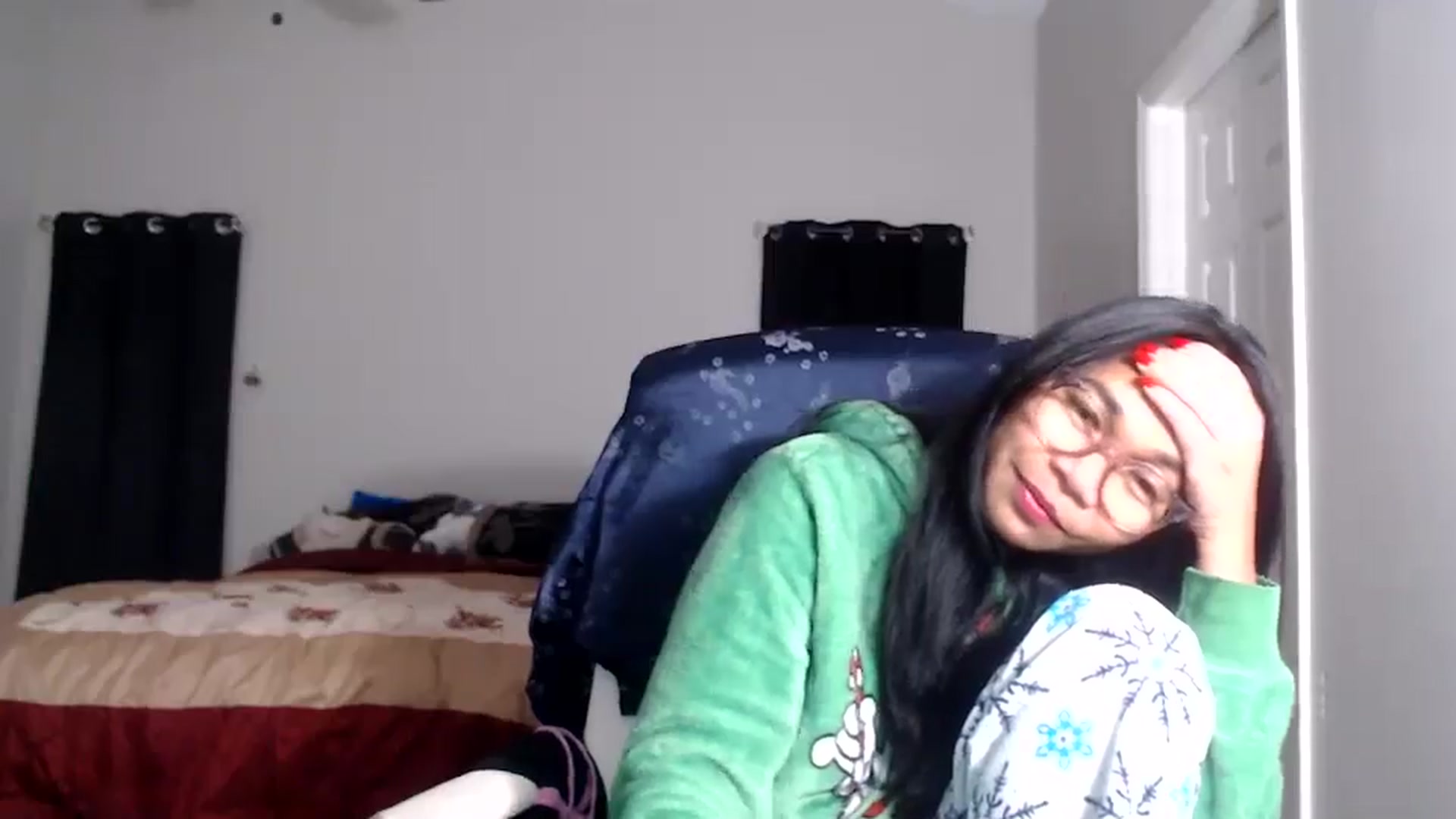 Gallery image thumbnail from Littlekai2025's myfreecams stream on, 12/08/2025, 24:00 image 6 of 20
