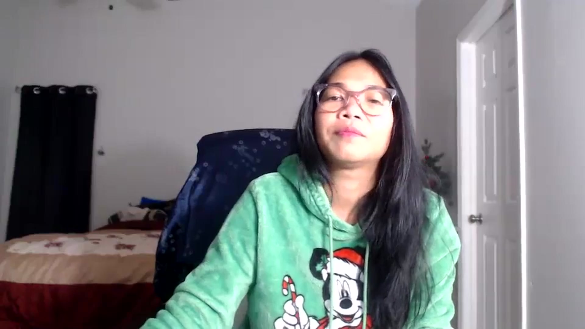 Gallery image thumbnail from Littlekai2025's myfreecams stream on, 12/08/2025, 24:00 image 14 of 20