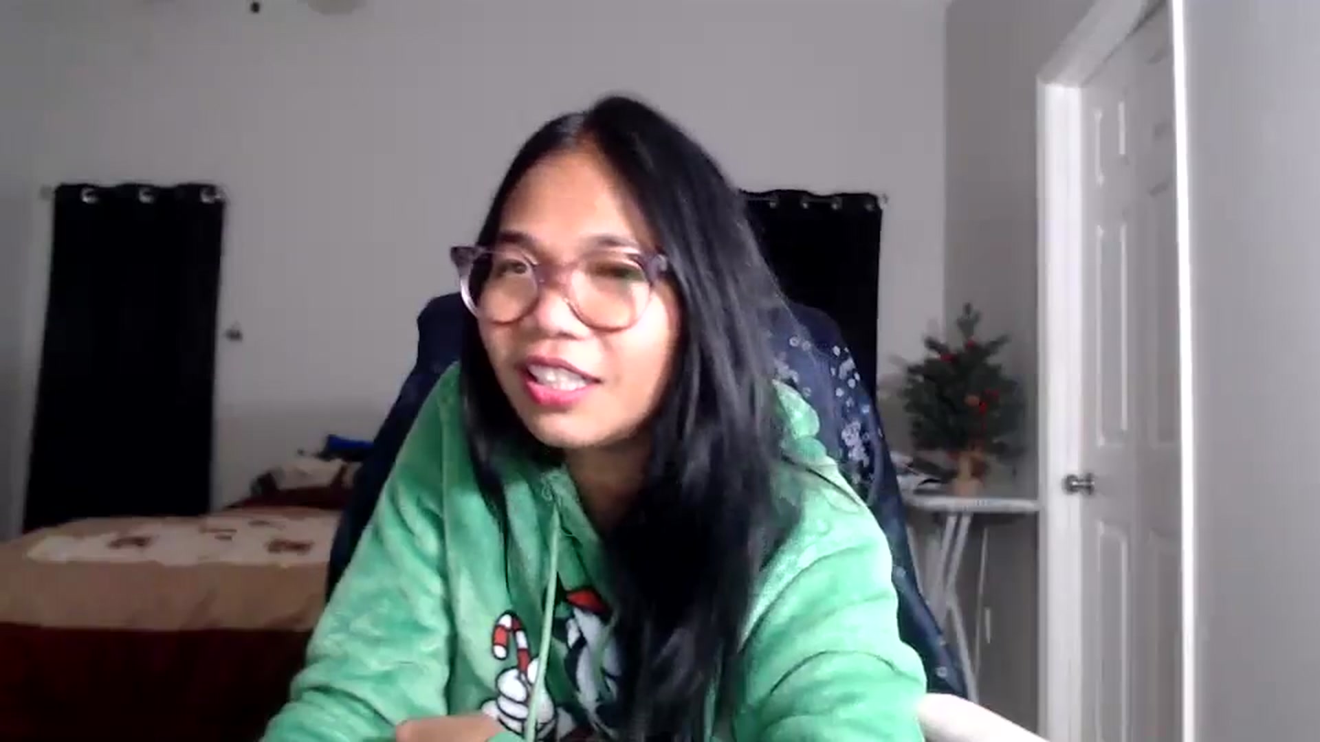 Gallery image thumbnail from Littlekai2025's myfreecams stream on, 12/08/2025, 24:00 image 19 of 20