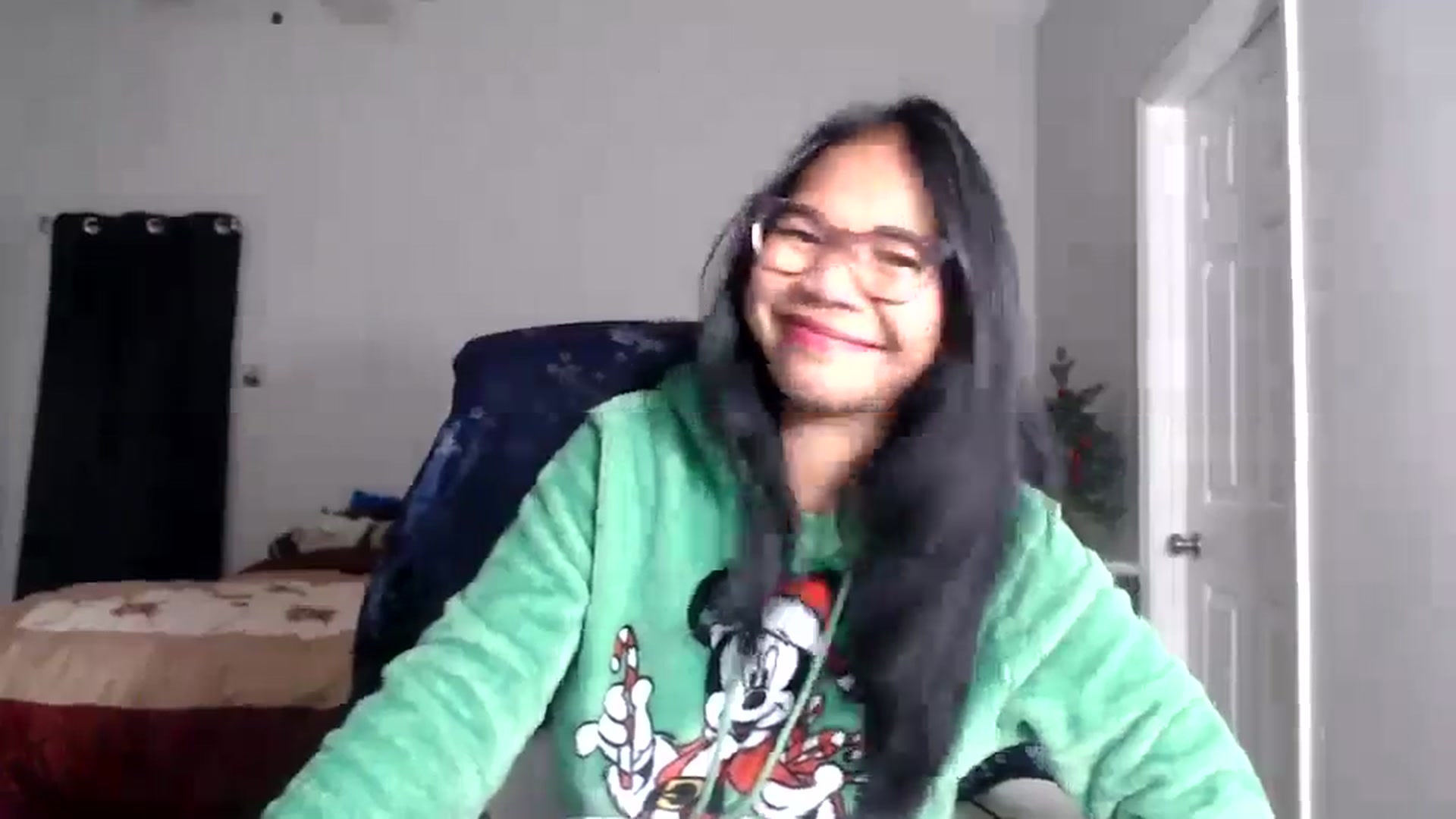 Gallery image thumbnail from Littlekai2025's myfreecams stream on, 12/08/2025, 24:00 image 15 of 20