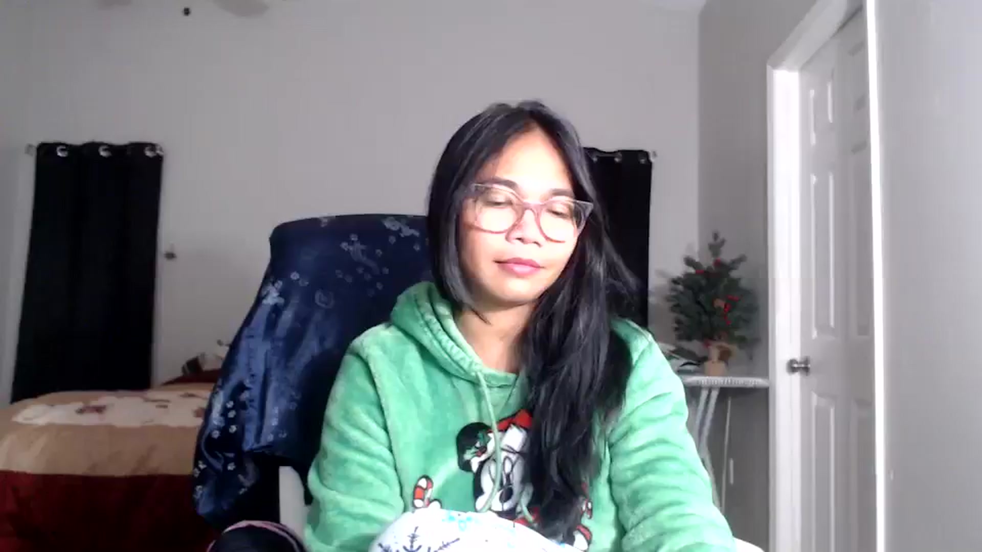 Gallery image thumbnail from Littlekai2025's myfreecams stream on, 12/08/2025, 24:00 image 16 of 20