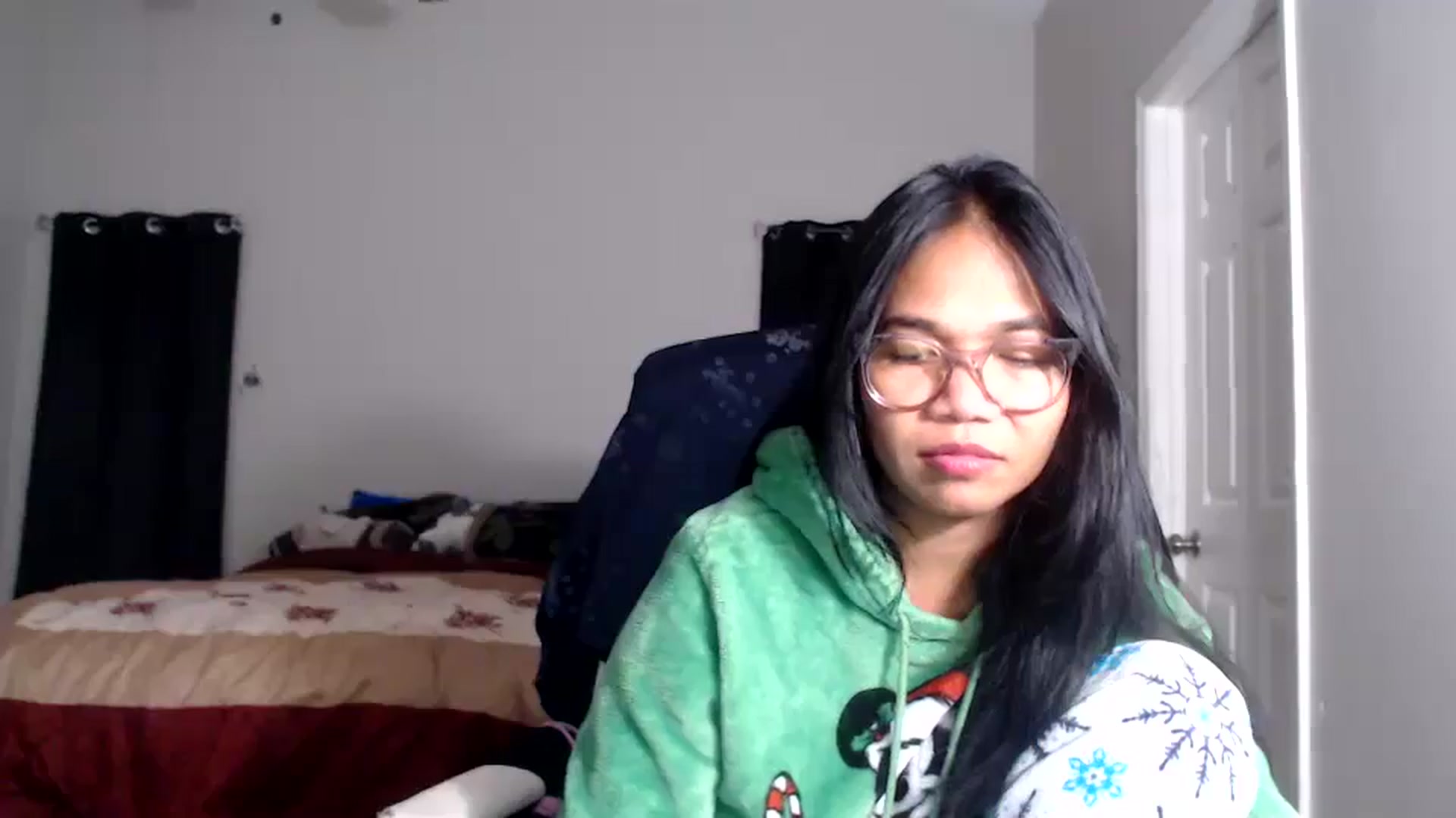 Gallery image thumbnail from Littlekai2025's myfreecams stream on, 12/08/2025, 24:00 image 11 of 20