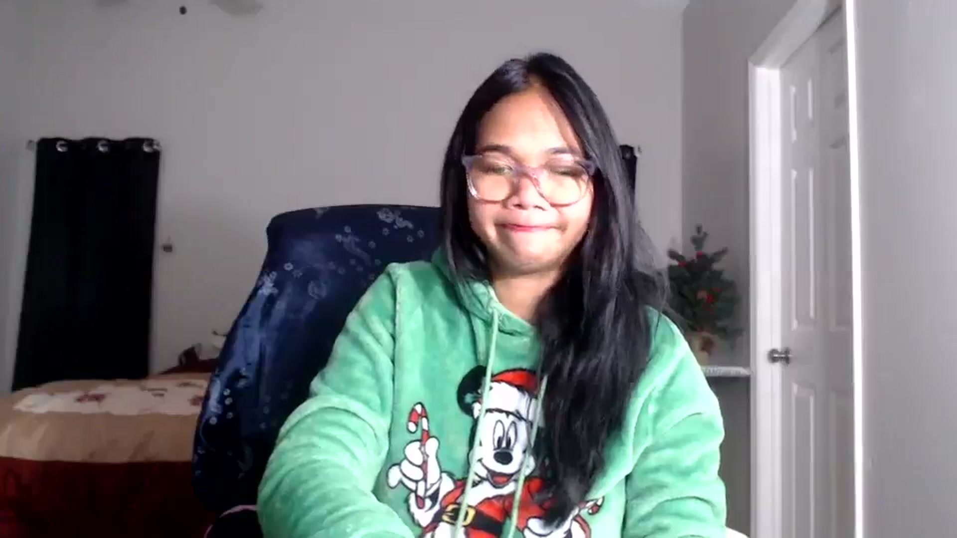 Gallery image thumbnail from Littlekai2025's myfreecams stream on, 12/08/2025, 24:00 image 18 of 20