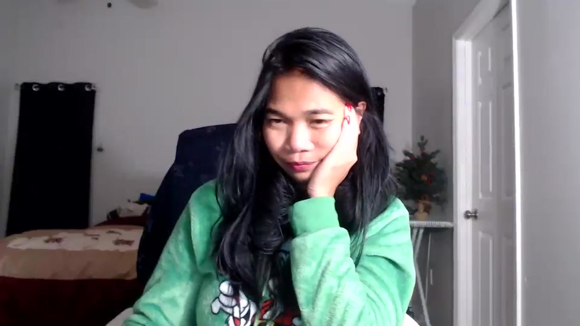 Gallery image thumbnail from Littlekai2025's myfreecams stream on, 12/08/2025, 24:28 image 9 of 20