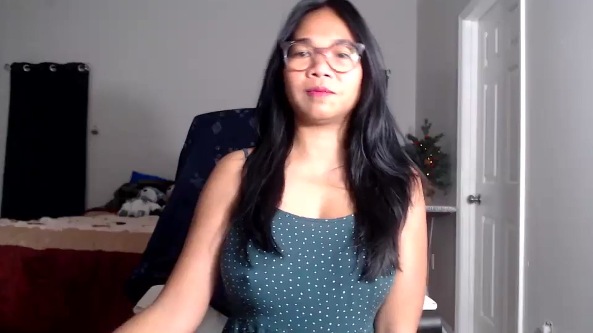 Gallery image thumbnail from Littlekai2025's myfreecams stream on, 12/09/2025, 24:32 image 18 of 20