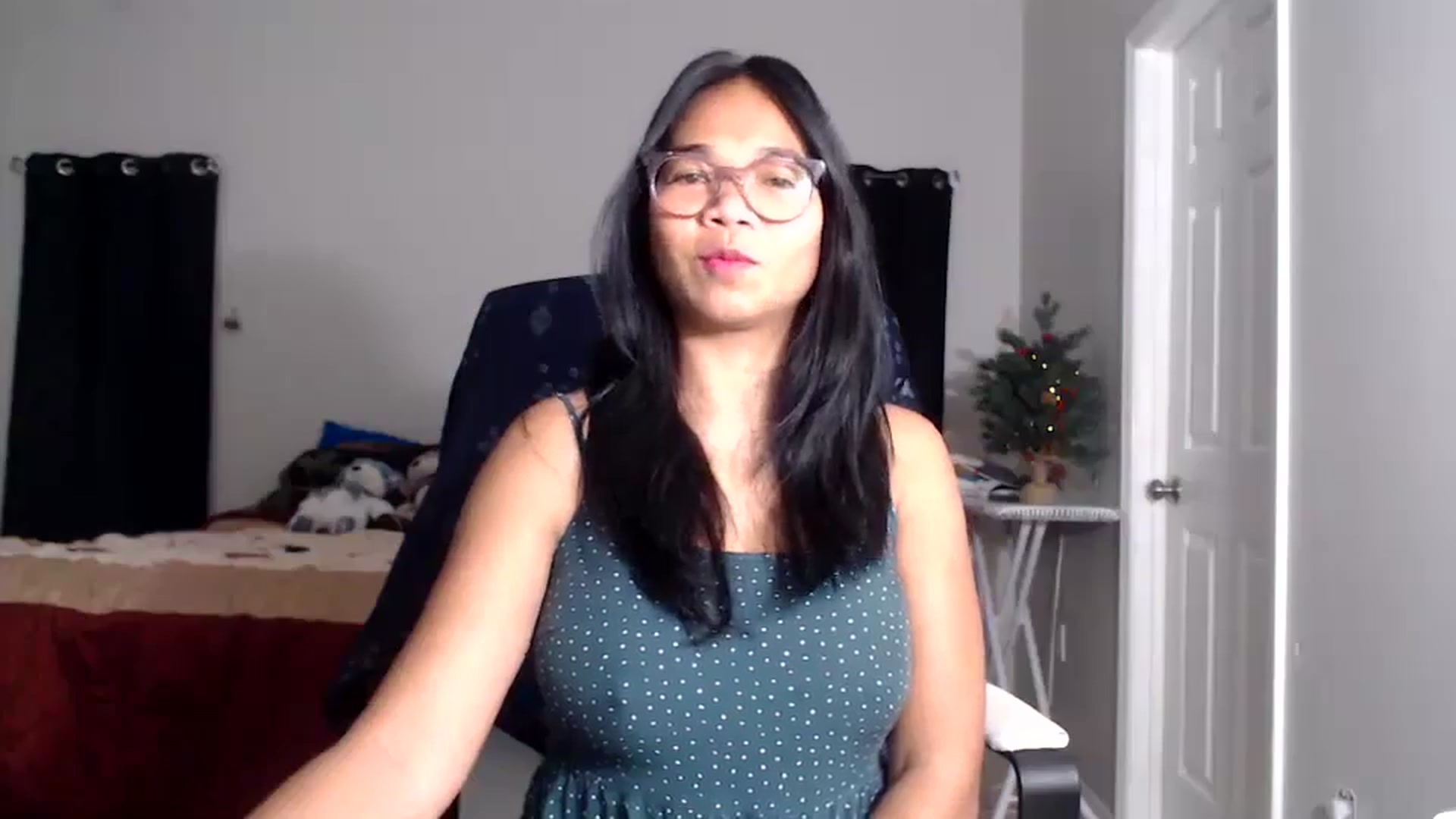 Gallery image thumbnail from Littlekai2025's myfreecams stream on, 12/09/2025, 24:32 image 7 of 20