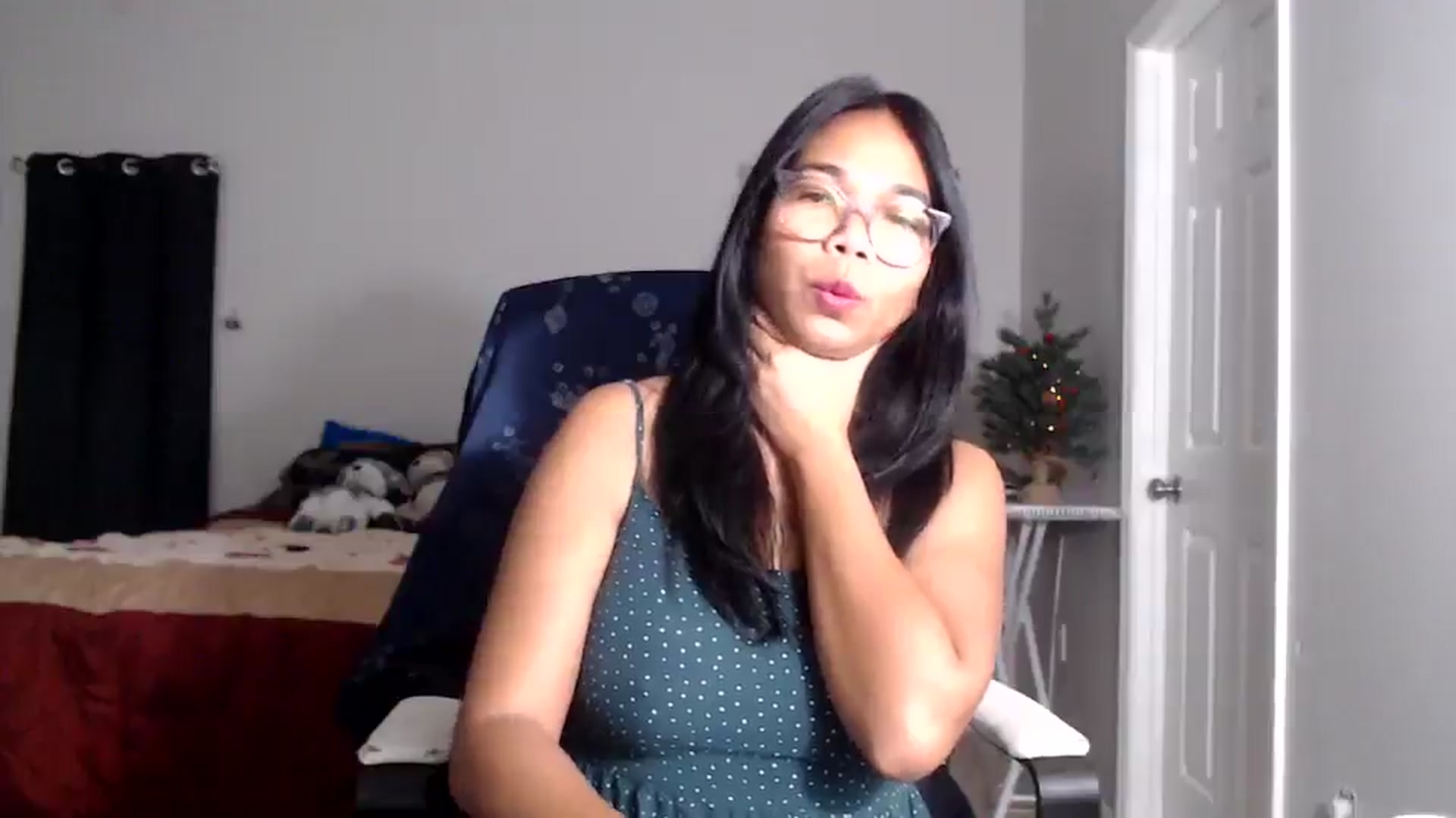 Gallery image thumbnail from Littlekai2025's myfreecams stream on, 12/09/2025, 24:32 image 10 of 20