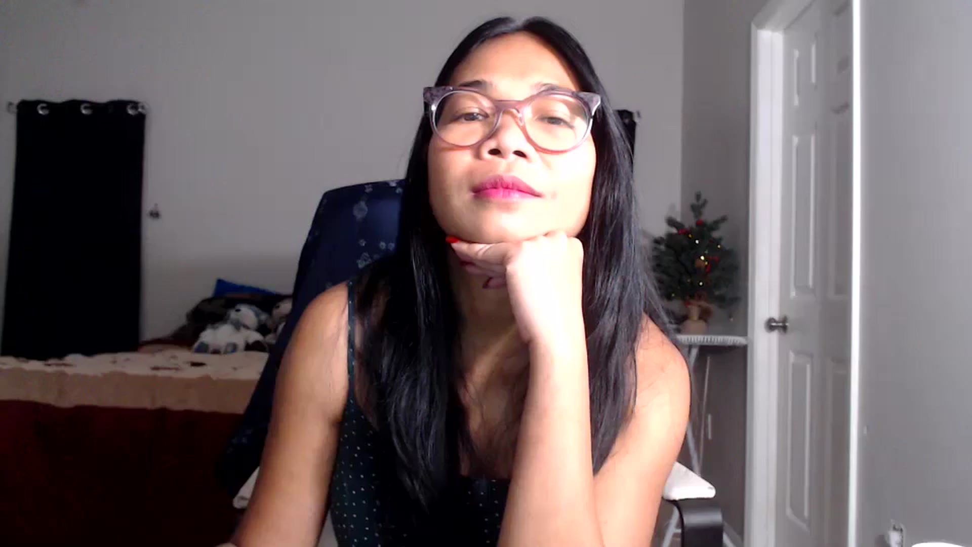 Gallery image thumbnail from Littlekai2025's myfreecams stream on, 12/09/2025, 24:32 image 13 of 20