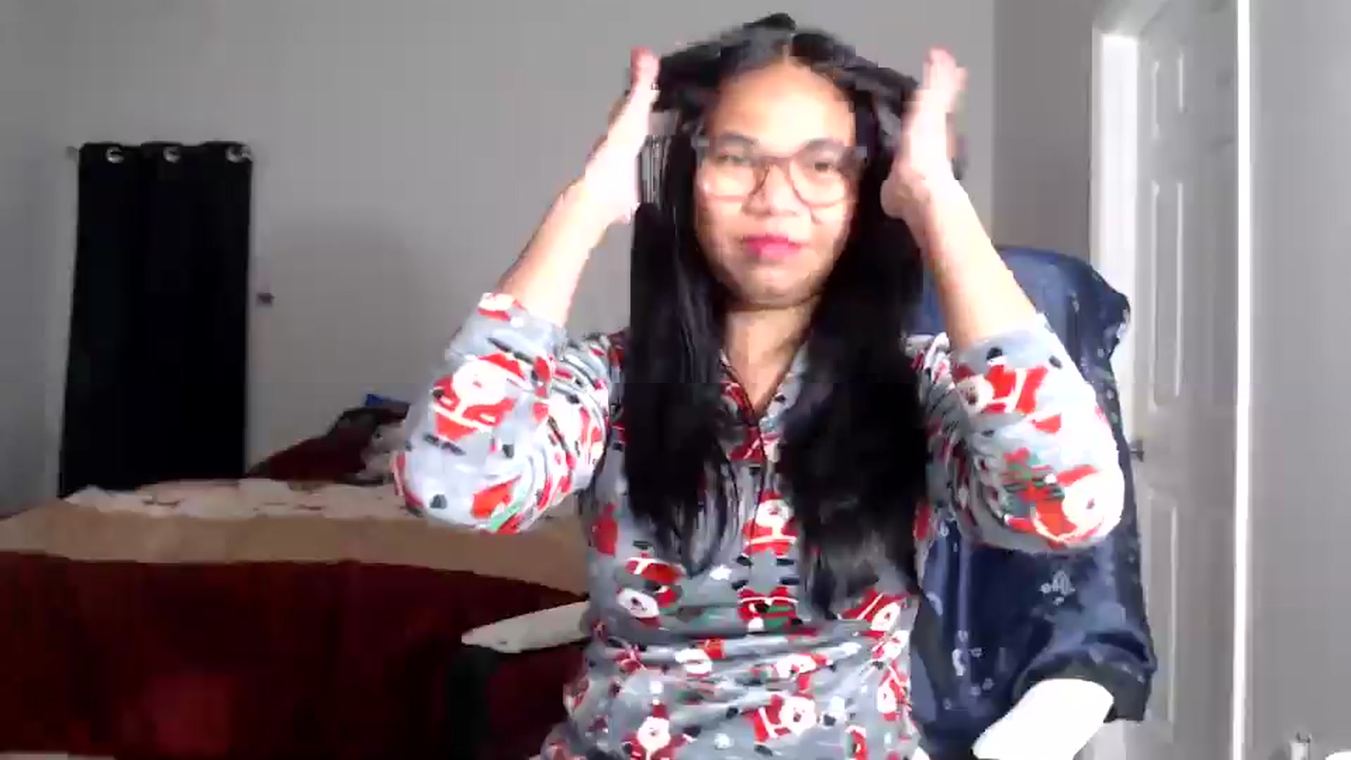 Gallery image thumbnail from Littlekai2025's myfreecams stream on, 12/10/2025, 02:51 image 17 of 20