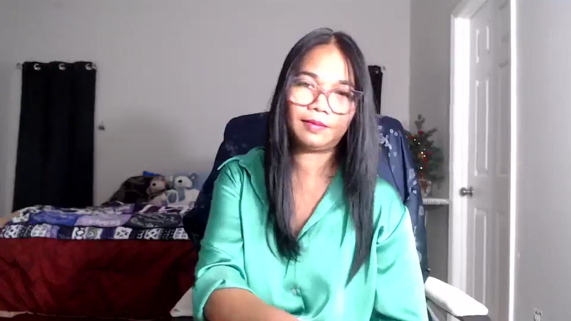 Gallery image thumbnail from Littlekai2025's myfreecams stream on, 12/11/2025, 01:36 image 8 of 20