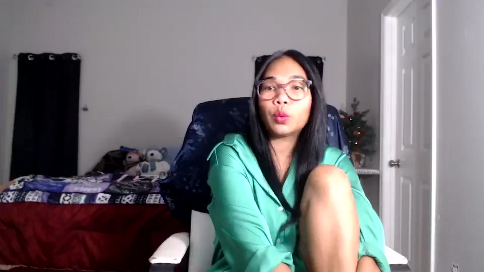 Gallery image thumbnail from Littlekai2025's myfreecams stream on, 12/11/2025, 01:36 image 7 of 20