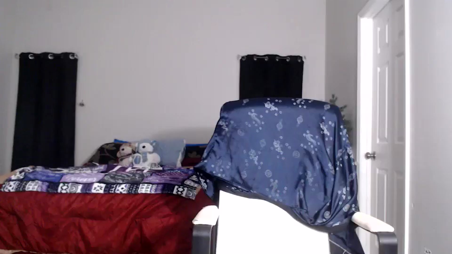 Gallery image thumbnail from Littlekai2025's myfreecams stream on, 12/11/2025, 04:50 image 10 of 20