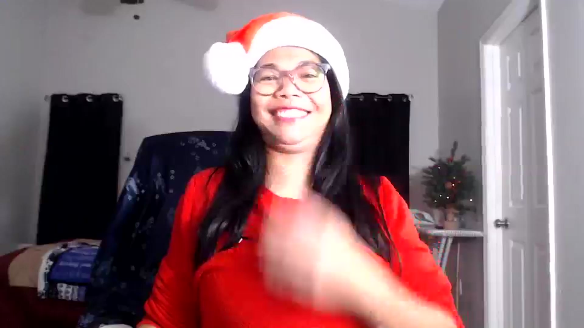 Gallery image thumbnail from Littlekai2025's myfreecams stream on, 12/15/2025, 03:21 image 18 of 20