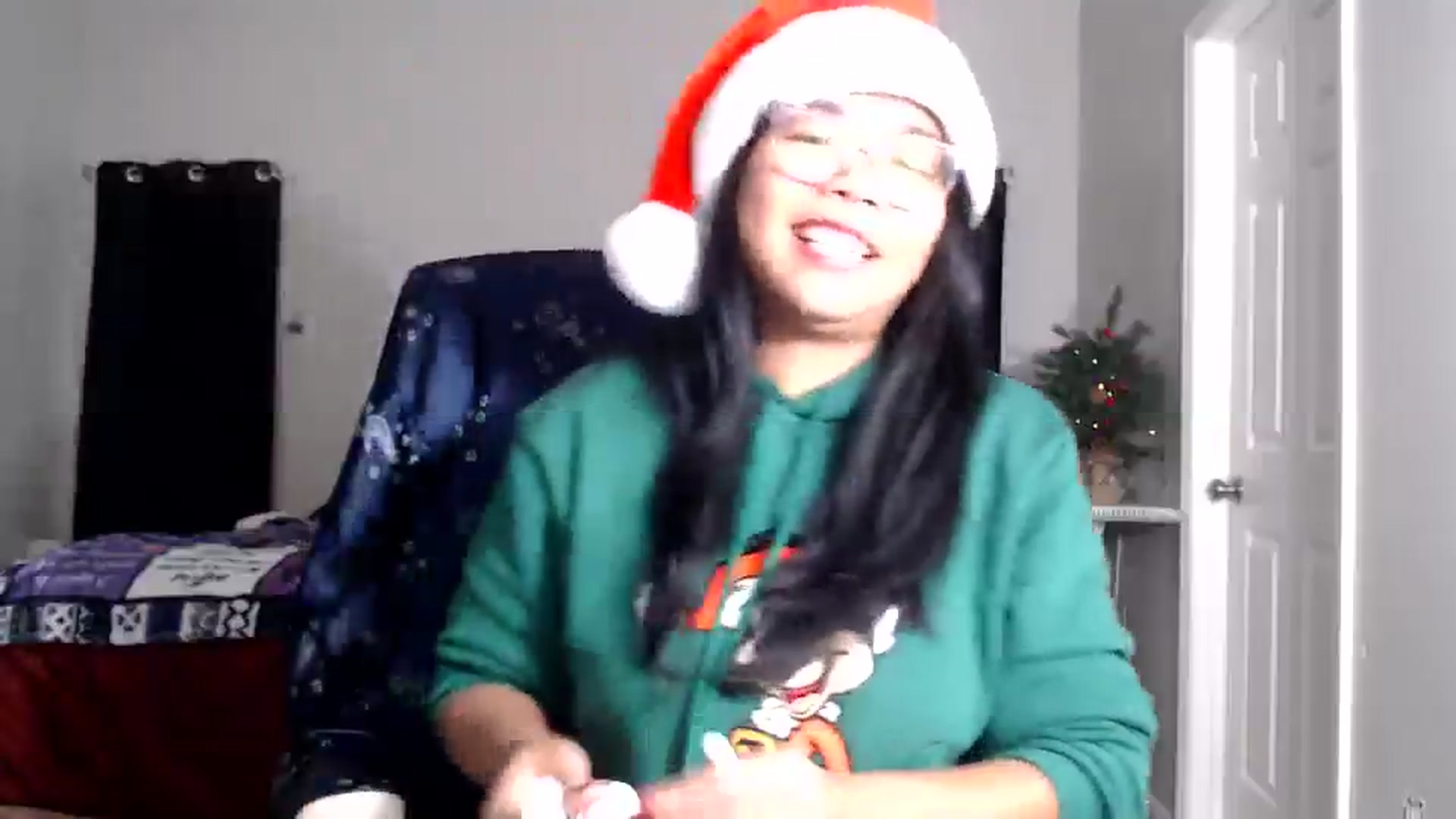 Gallery image thumbnail from Littlekai2025's myfreecams stream on, 12/16/2025, 05:19 image 18 of 20