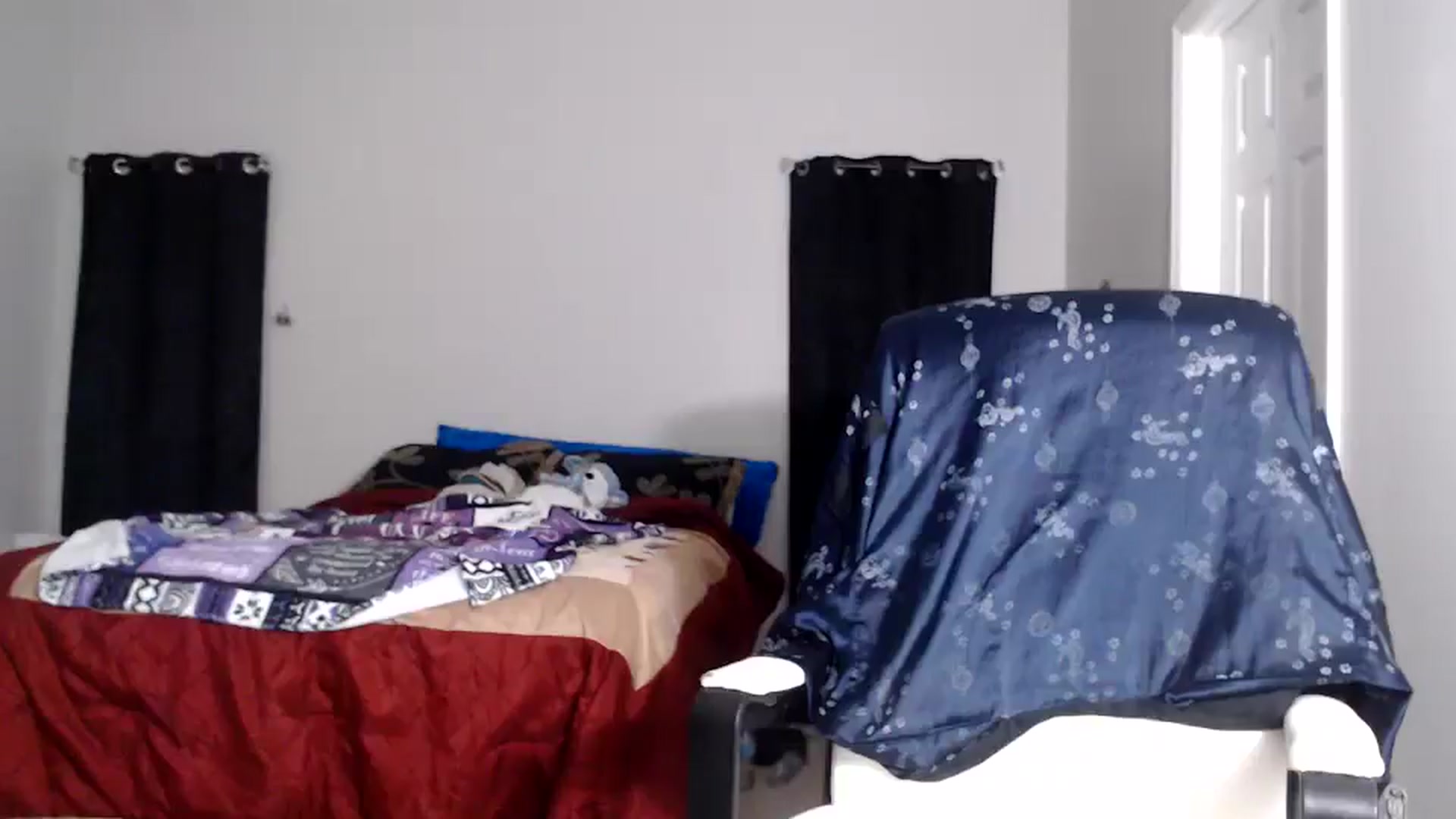 Gallery image thumbnail from Littlekai2025's myfreecams stream on, 12/17/2025, 04:13 image 10 of 20