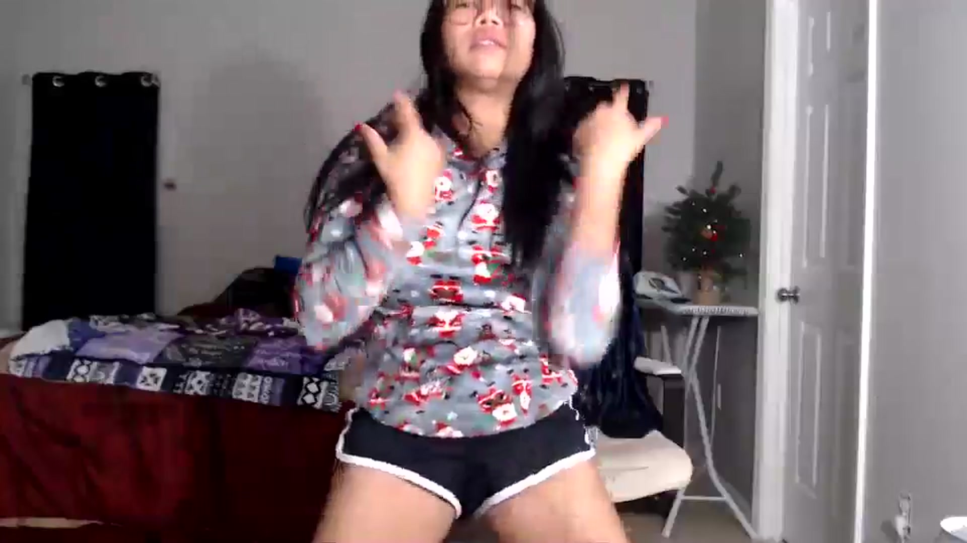 Gallery image thumbnail from Littlekai2025's myfreecams stream on, 12/17/2025, 05:12 image 19 of 20