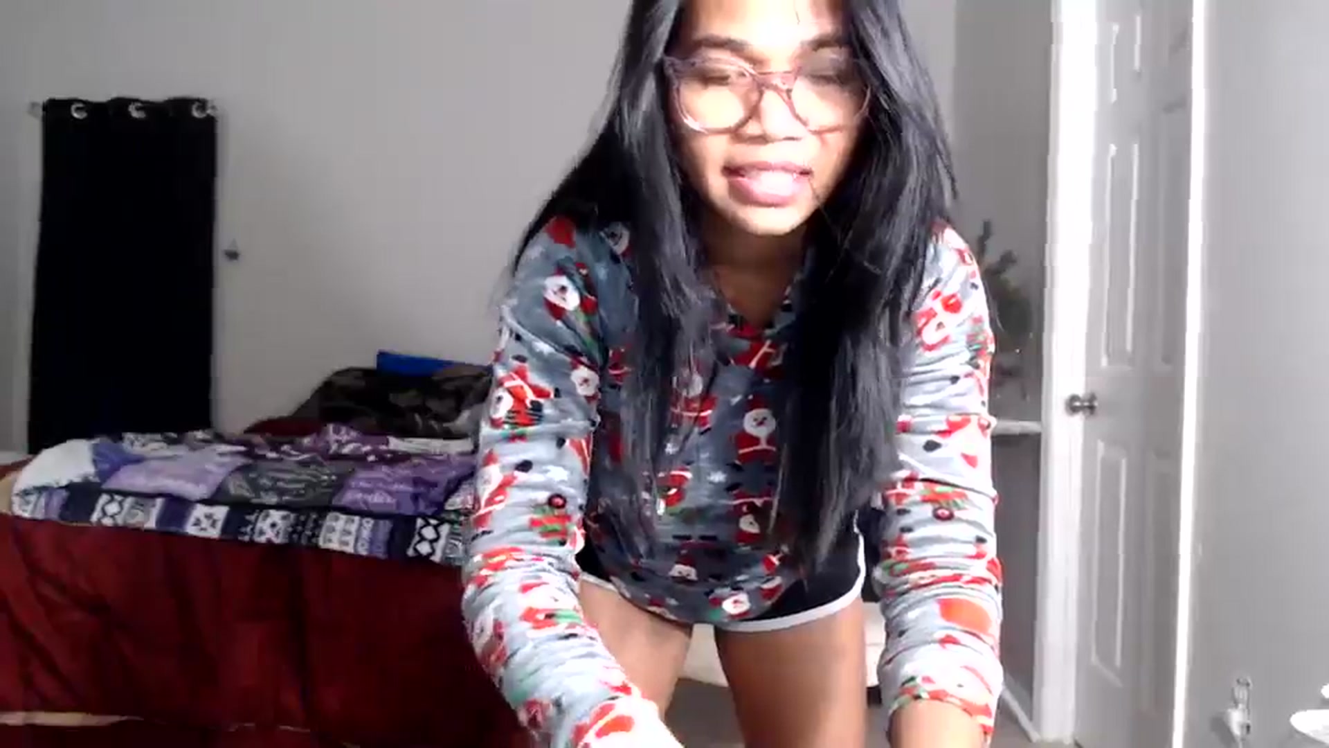 Gallery image thumbnail from Littlekai2025's myfreecams stream on, 12/17/2025, 05:12 image 18 of 20