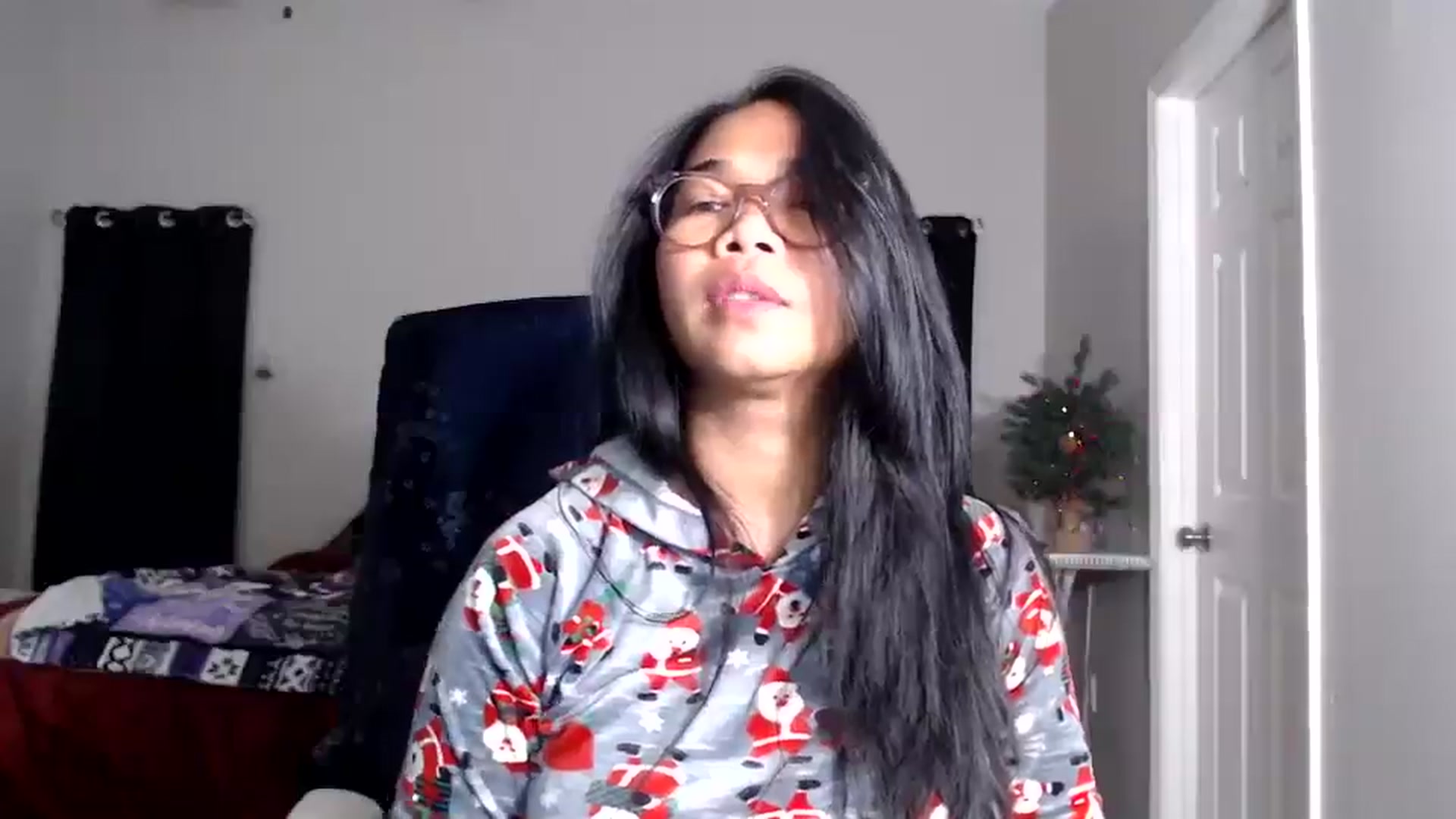 Gallery image thumbnail from Littlekai2025's myfreecams stream on, 12/17/2025, 05:12 image 15 of 20