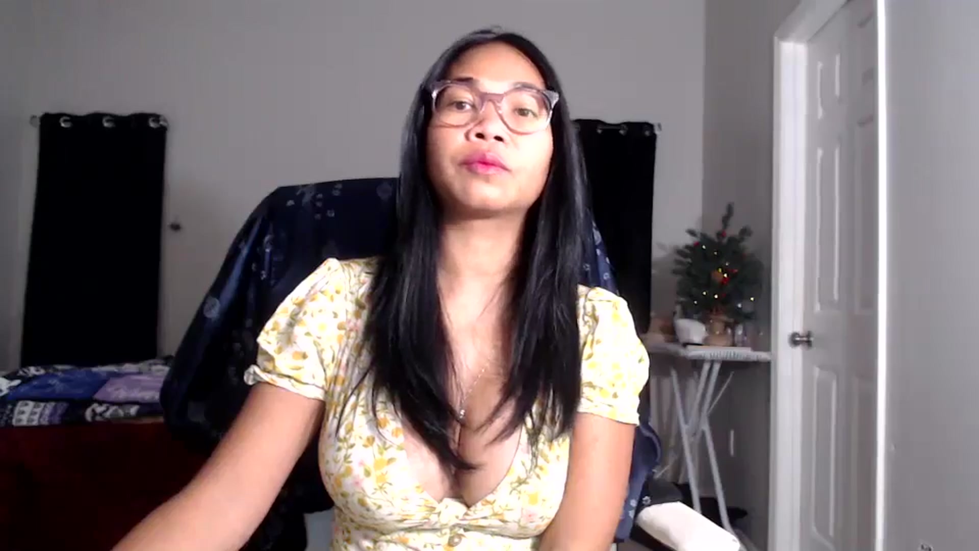 Gallery image thumbnail from Littlekai2025's myfreecams stream on, 12/18/2025, 01:37 image 19 of 20