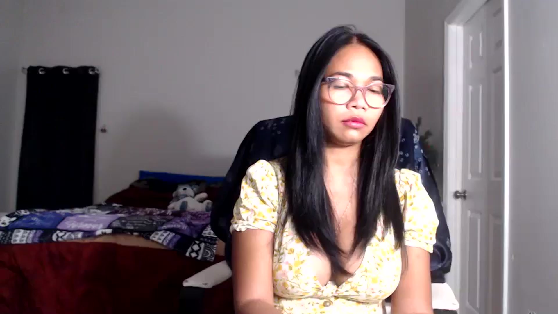 Gallery image thumbnail from Littlekai2025's myfreecams stream on, 12/18/2025, 01:37 image 14 of 20