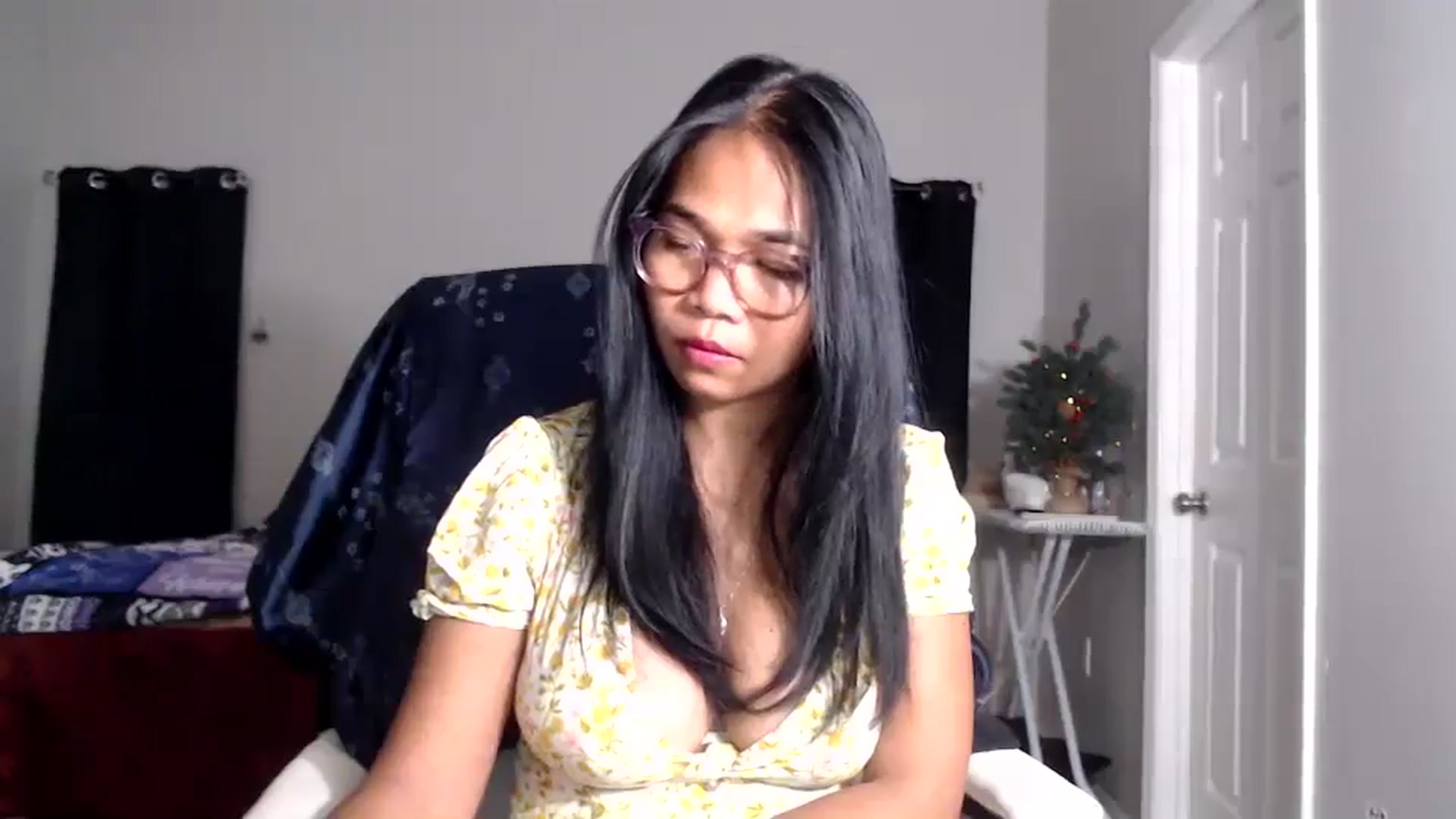 Gallery image thumbnail from Littlekai2025's myfreecams stream on, 12/18/2025, 01:37 image 20 of 20