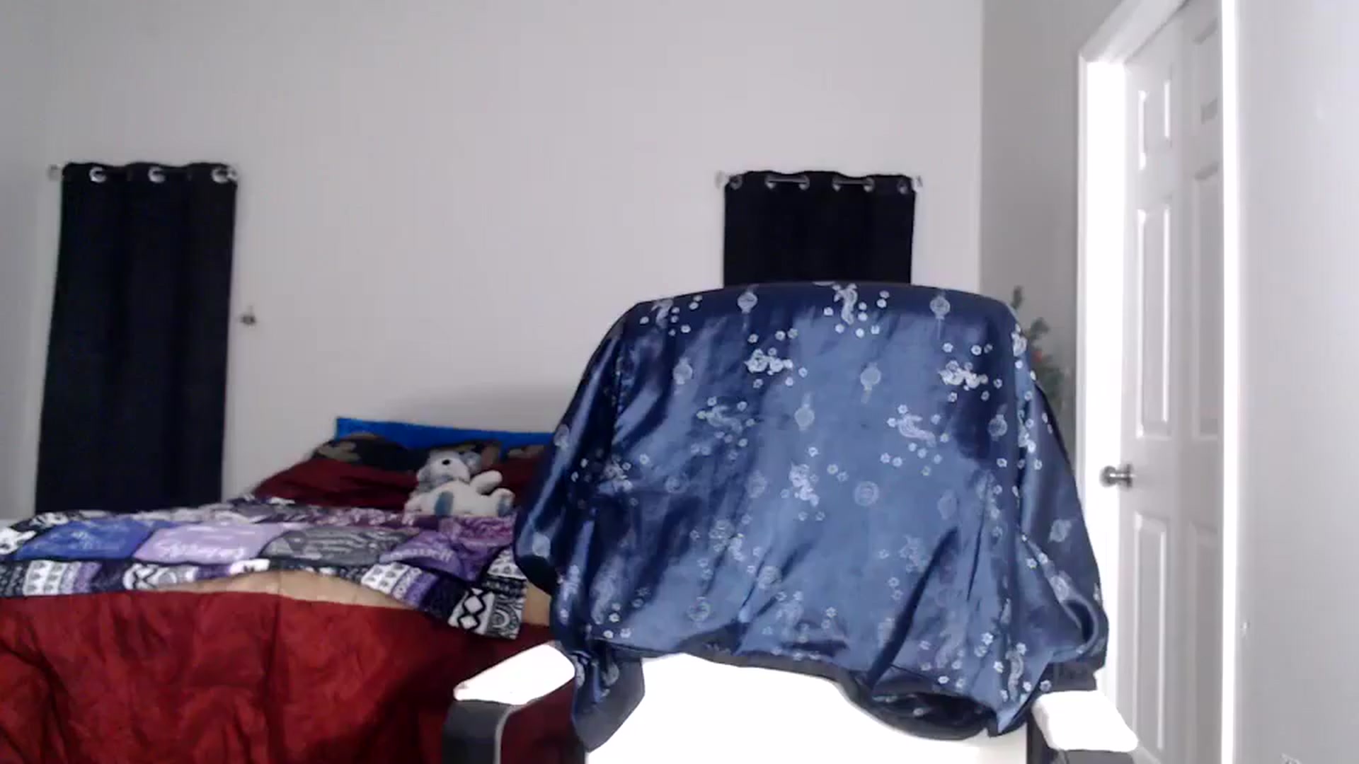 Gallery image thumbnail from Littlekai2025's myfreecams stream on, 12/18/2025, 01:37 image 8 of 20